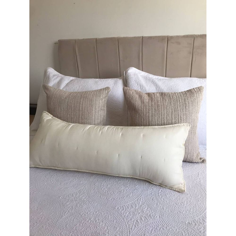 Cojin Con Detalles Bordados Rectangular 35 X 90cm image number 2.0