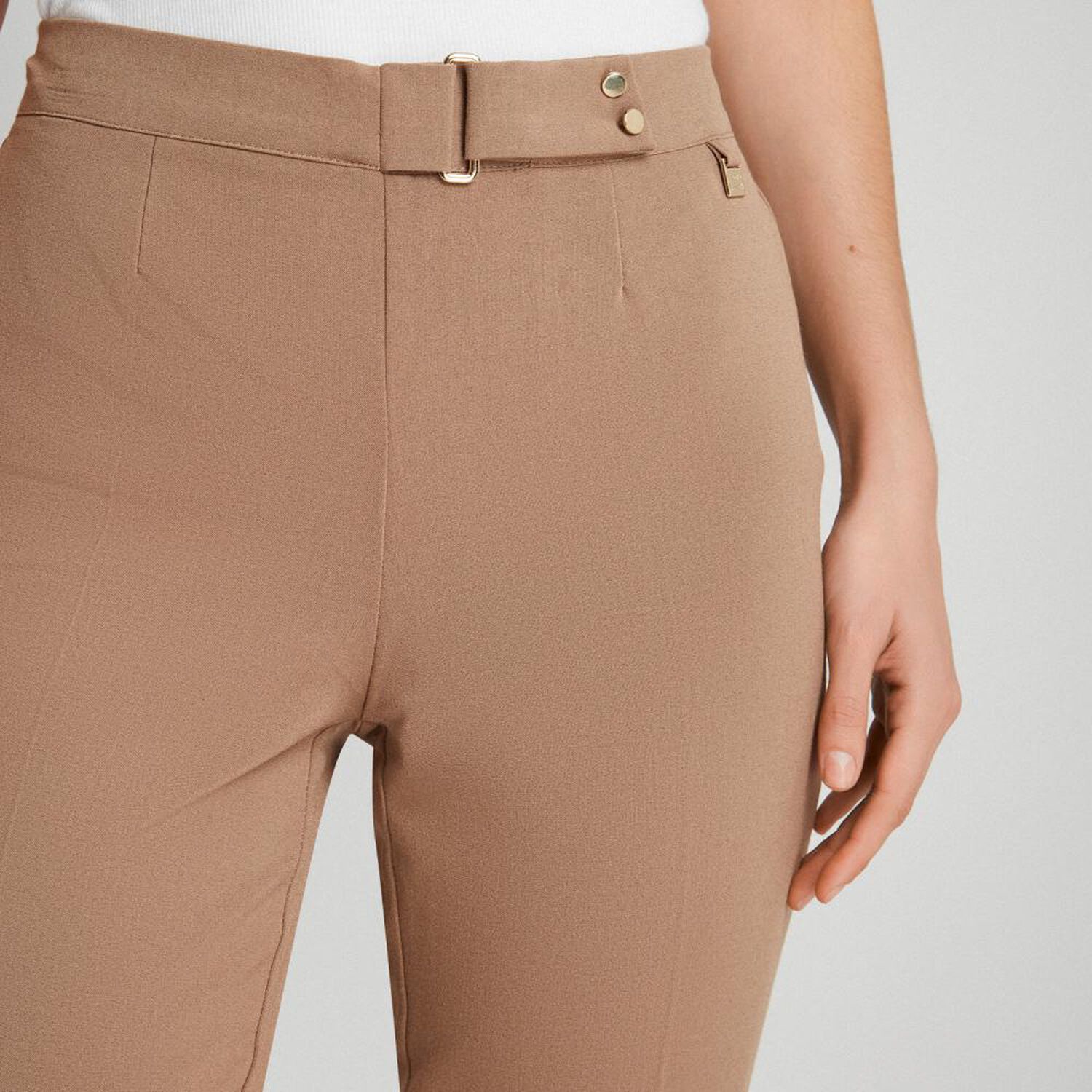 Pantal&oacute;n Tiro Medio Straight Mujer Lorenzo Di Pontti image number 3.0