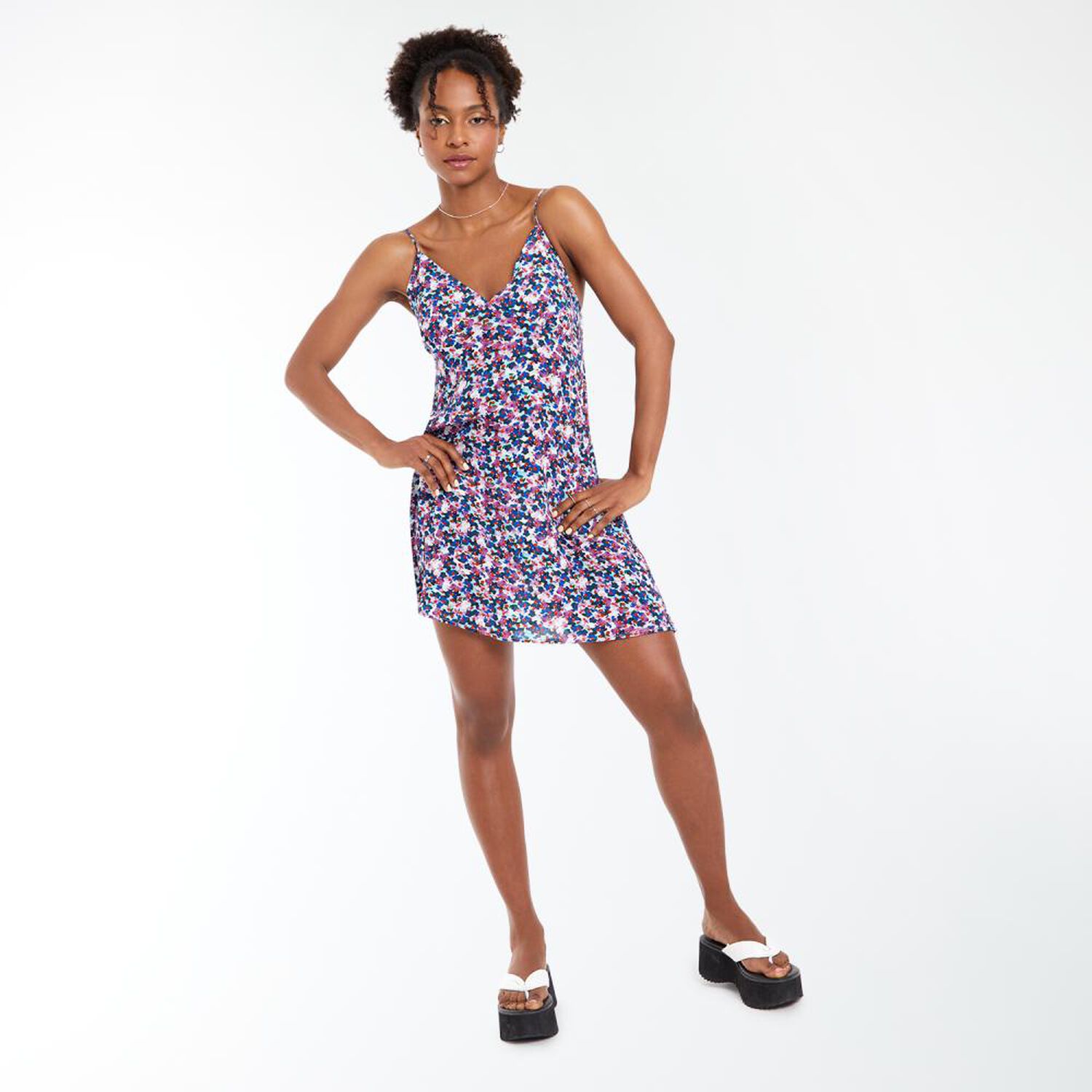 Vestido Corto Full Print Sin Mangas Cuello V Mujer Rolly Go image number 1.0