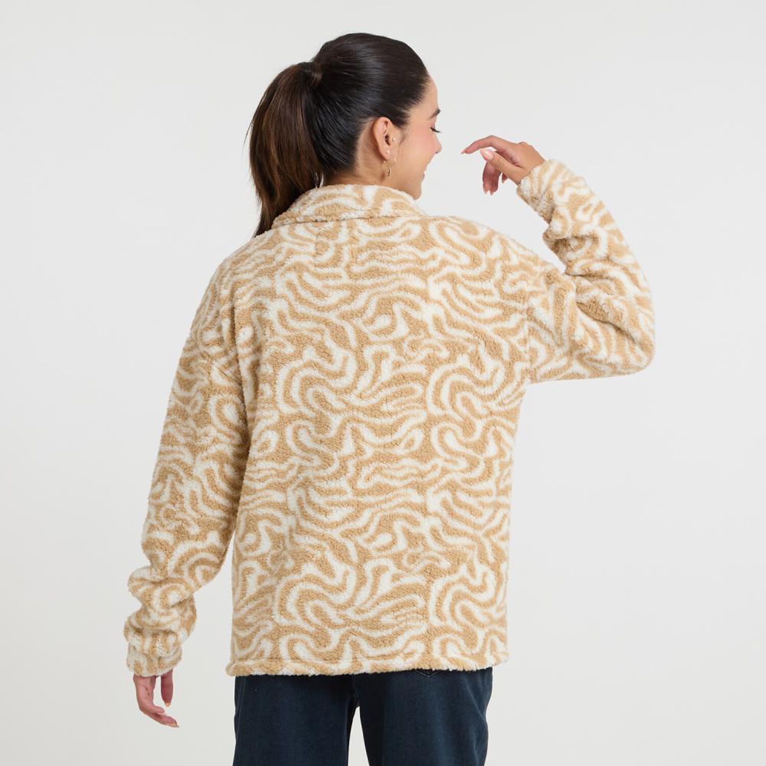 Poler&oacute;n Peludo Estampado Cuello Alto Mujer Freedom image number 3.0