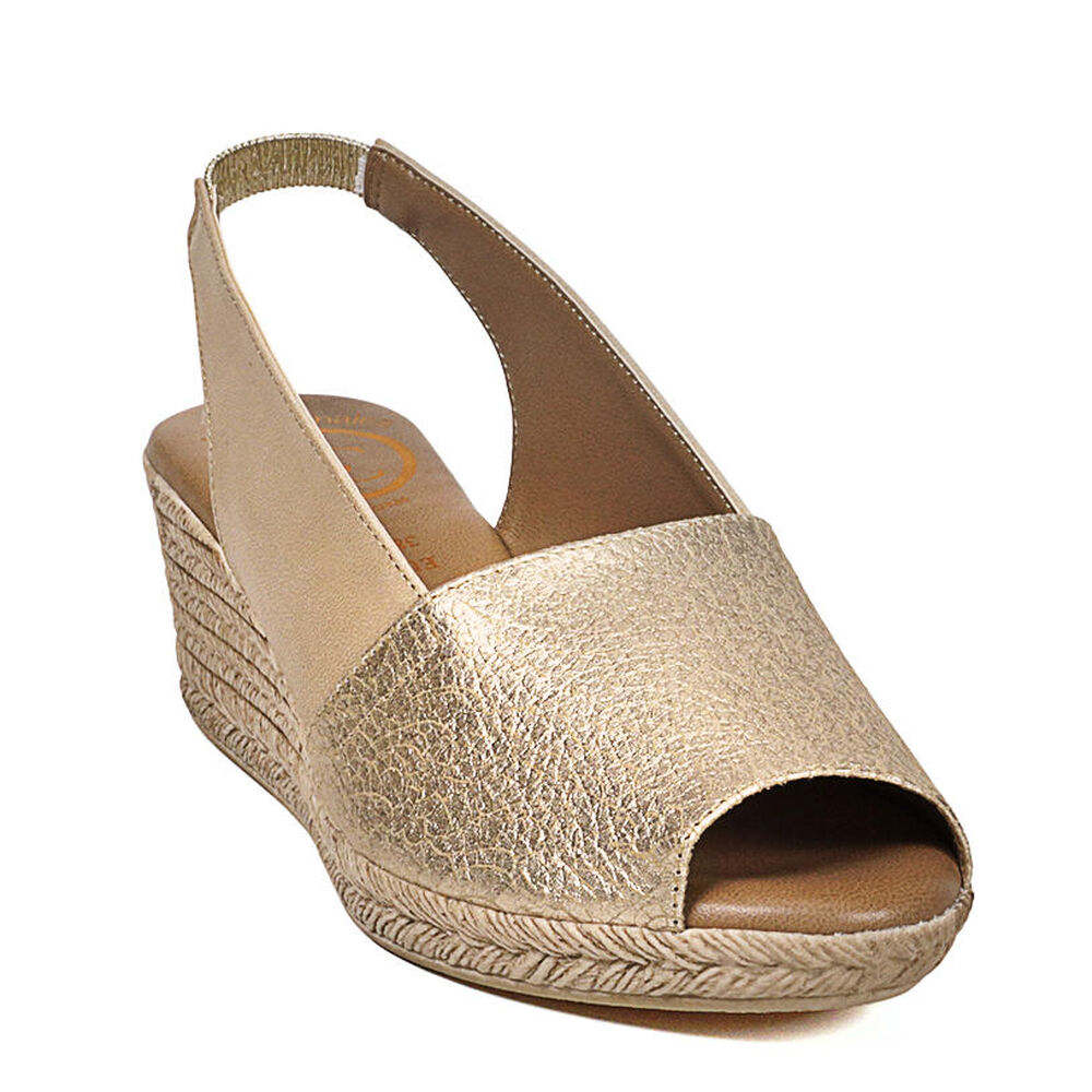 Sandalia Cuero Susanne Dorado image number 3.0