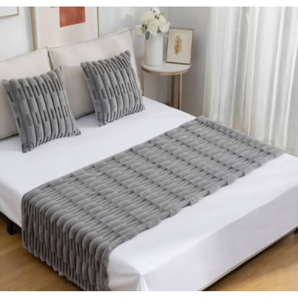 Set Piecera Premium + 2 Fundas Coj&iacute;n Gris image number 0.0