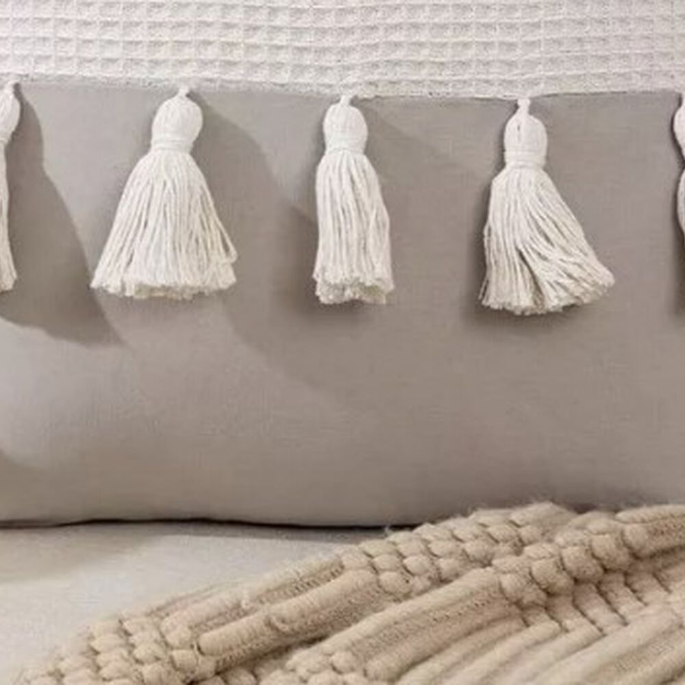 Funda De Coj&iacute;n Dise&ntilde;o Lino Tejida Con Flecos 45x45cm. Gris Claro image number 2.0