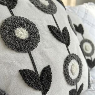 Set De 2 Cojines Bordados 4545 Dise&ntilde;o Flores De Invierno