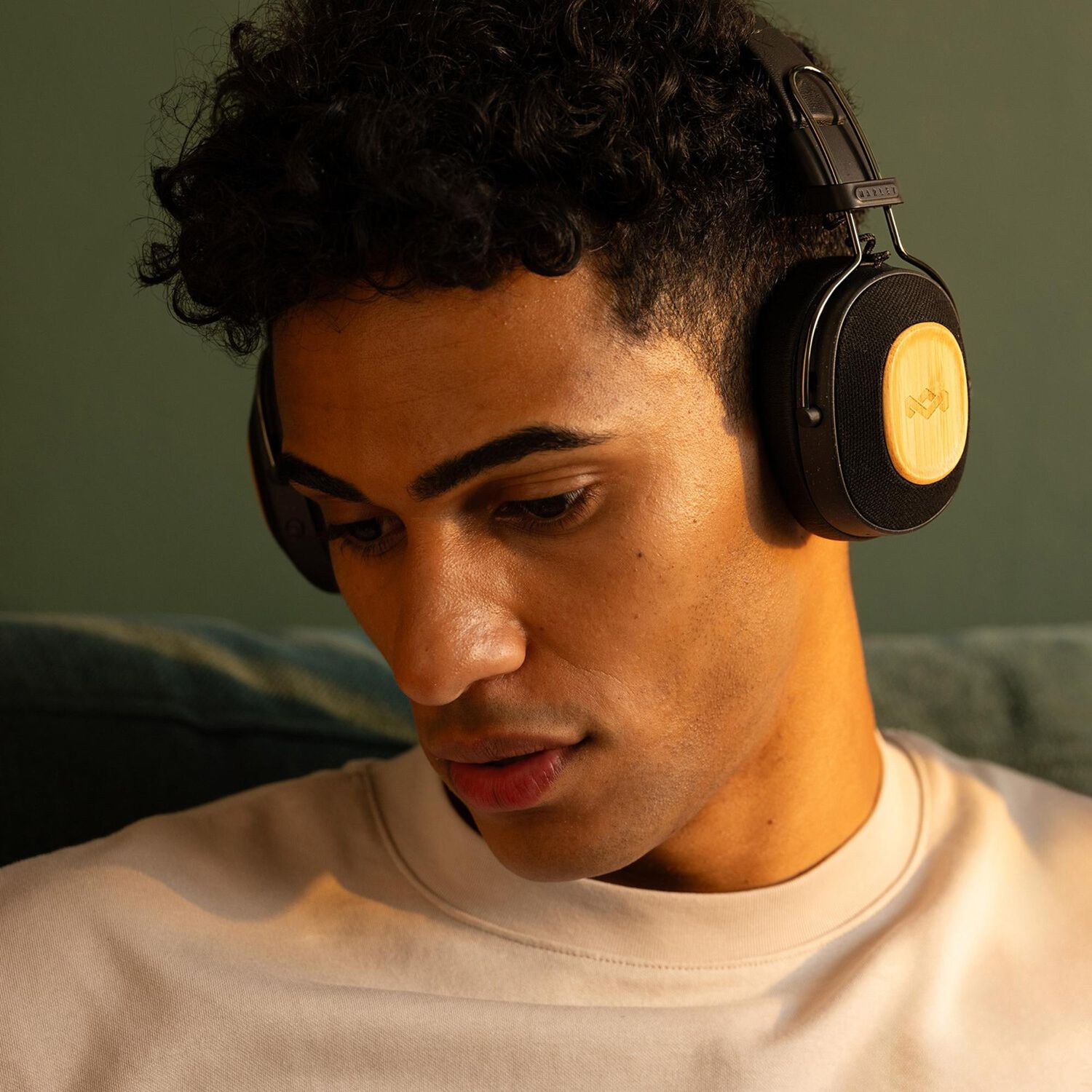 Aud&iacute;fonos Bluetooth Positive Vibration Riddim Negro Marley image number 6.0