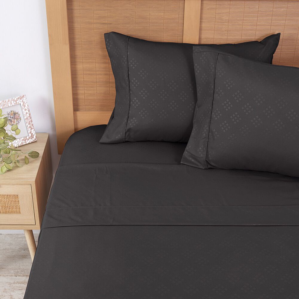 Sabana Estampada Plumetti Embossed 2 P Negro image number 1.0