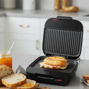 Sandwichera Oster Compacta Con Platos Hondos Ckstsm400