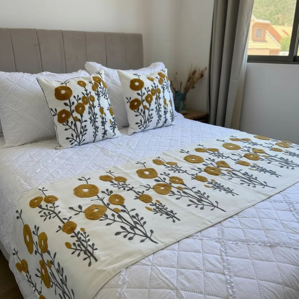 Set De Pieceras Bordadas + Fundas image number 0.0