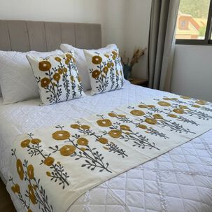 Set De Pieceras Bordadas + Fundas