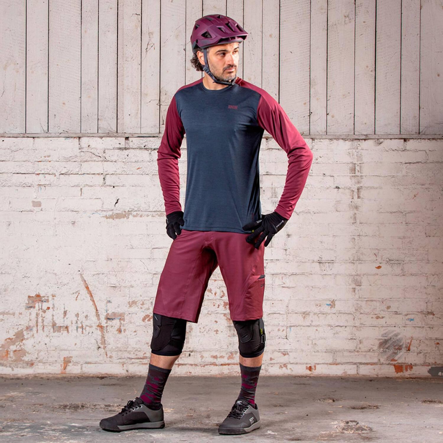 Jersey Ixs Manga Larga Flow X Negro Raisin Xs 48eu image number 1.0