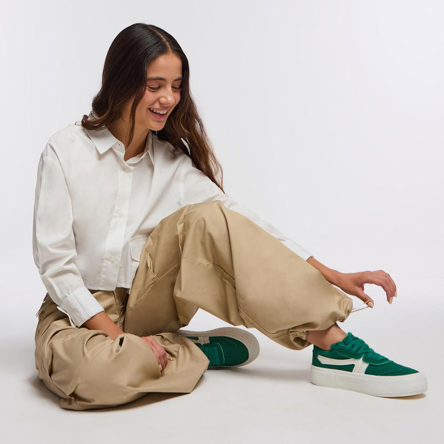 Pantal&oacute;n Parachute Tiro Alto Cargo Mujer Freedom image number 1.0