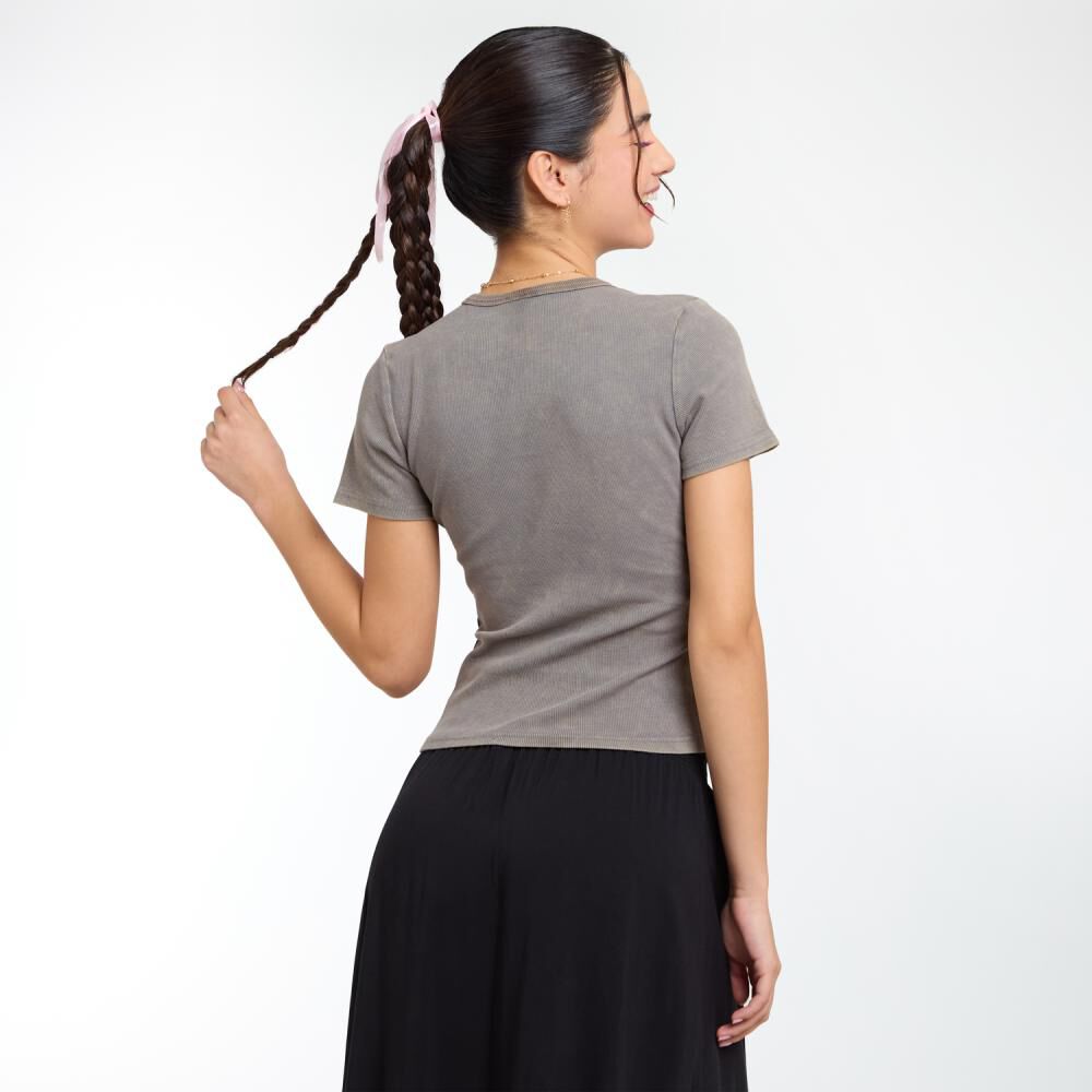 Polera Básica Con Lavado Manga Corta Cuello Redondo Mujer Freedom image number 3.0