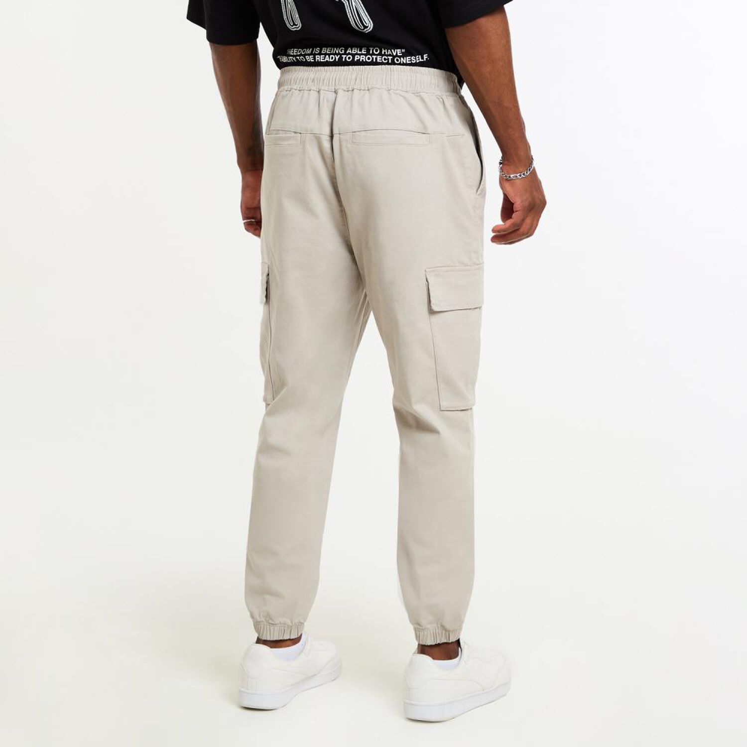 Pantal&oacute;n Tiro Medio Cargo Hombre Rolly Go image number 3.0