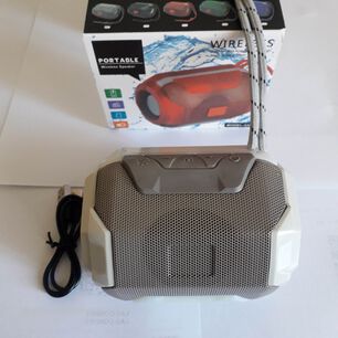Parlante Bocina Altavoz Bluetooth Radio Fm