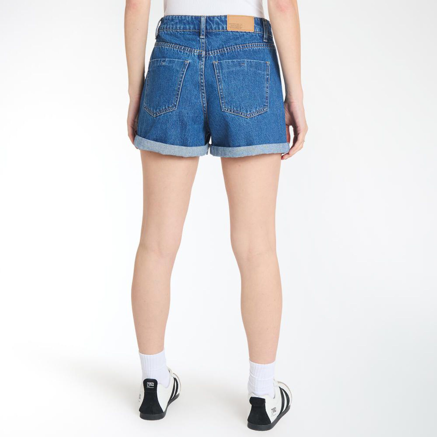 Short Basta Roll Up Tiro Alto Mom Mujer Freedom image number 3.0