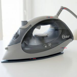 Plancha De Vapor Oster Compacta Gcstbs5001 Versi&oacute;n 2026