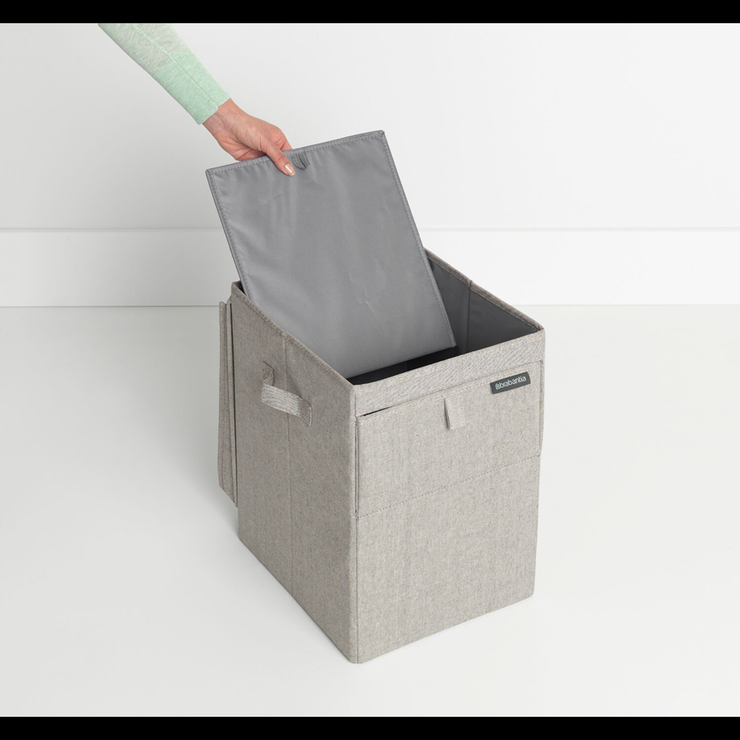 Caja Apilable Para Ropa 35 Lt Grey image number 1.0