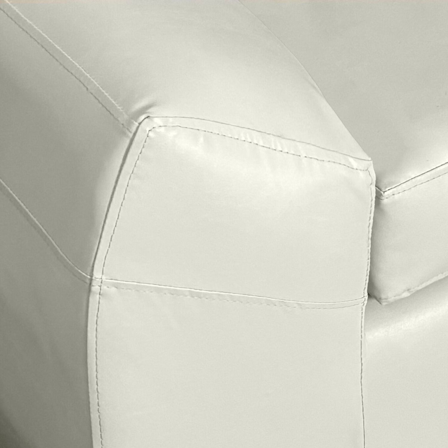 Sof&aacute; Elegant Detail Houston Pu / 3 Cuerpos image number 1.0