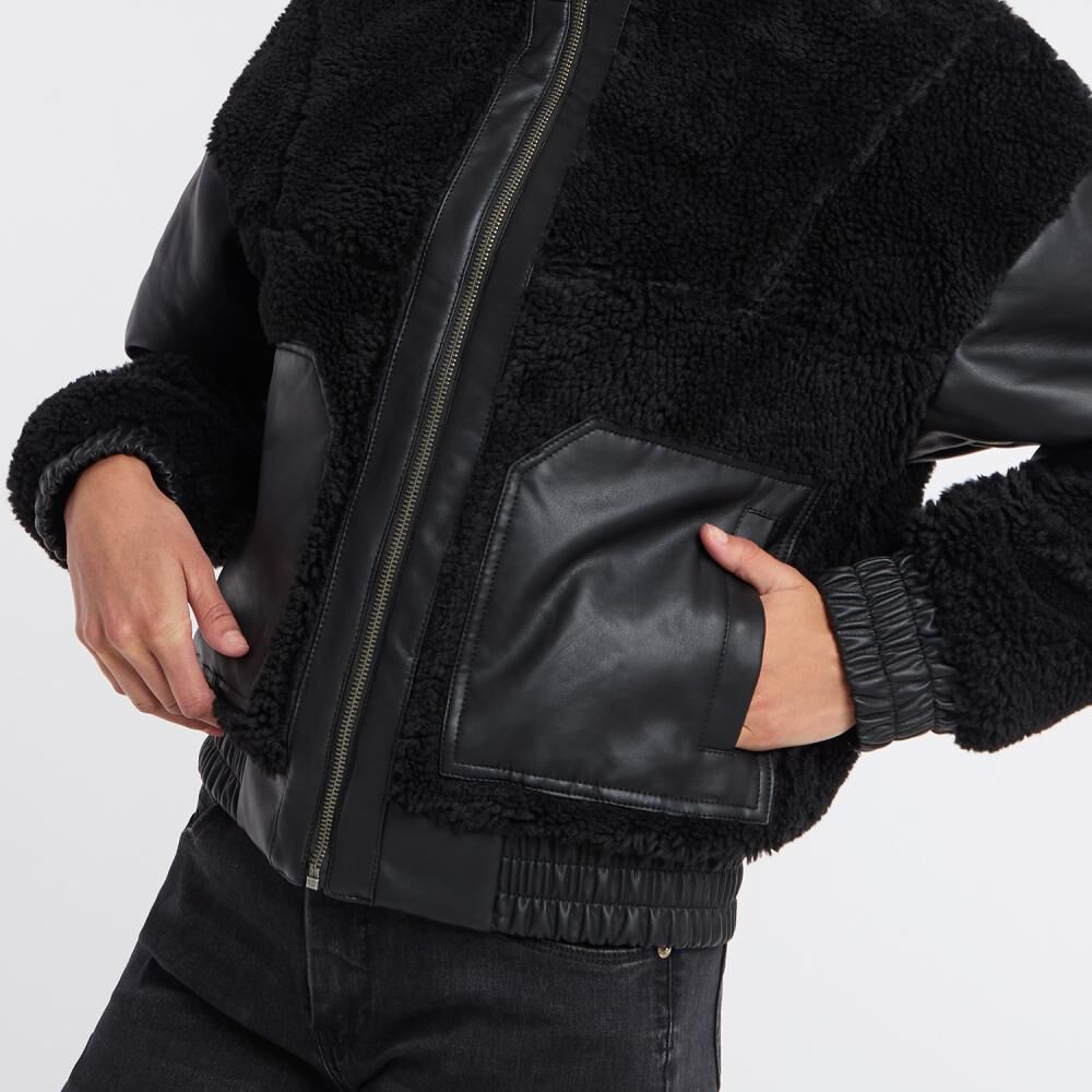 Chaqueta Corderito Con Broches Y Aplicación Ecocuero Cuello Alto Mujer Rolly Go image number 4.0