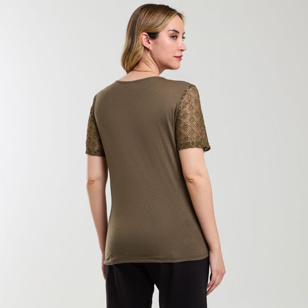 Polera Lace Delantero Manga Corta Cuello Redondo Mujer Geeps image number 3.0
