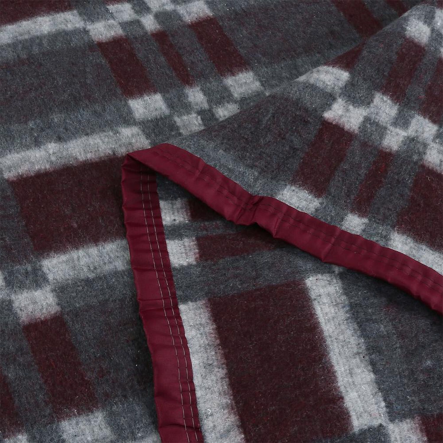 Frazada Andes Classic Escoces Rojo/ Gris 1.5 Plazas image number 3.0