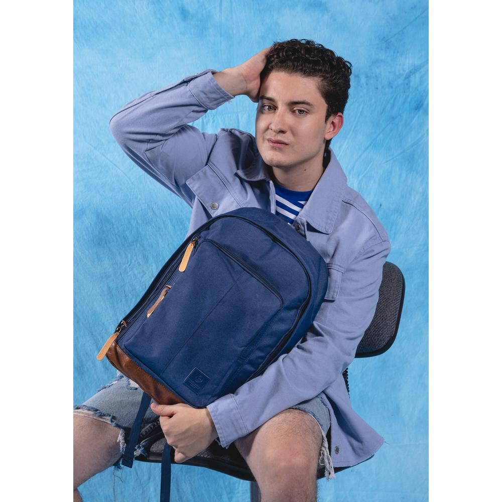 Sandwichera Oster Plato Hondo + Mochila Coolcapital Berlin A image number 3.0