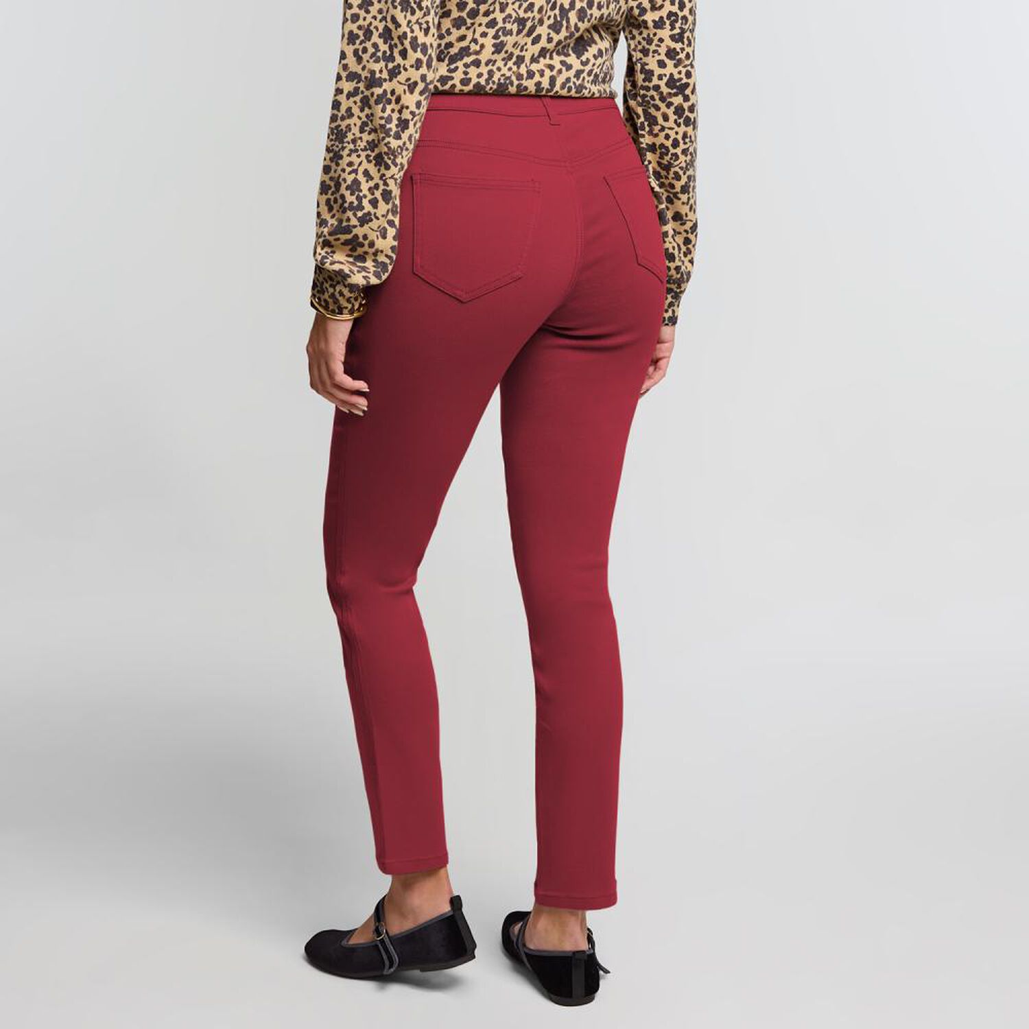 Pantal&oacute;n B&aacute;sico Tiro Medio Straight Mujer Kimera image number 1.0
