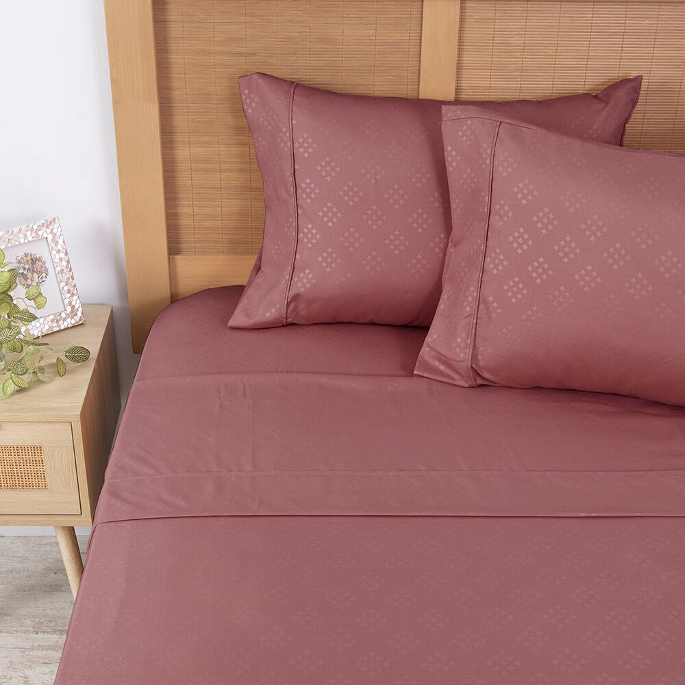 Sabana Estampada Plumetti Embossed 2 P Rojo image number 1.0