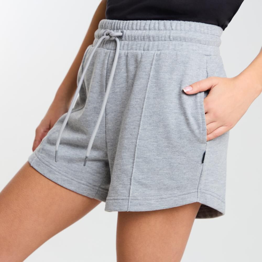 Short Deportivo Liso Tiro Medio Regular Mujer Wetland image number 4.0