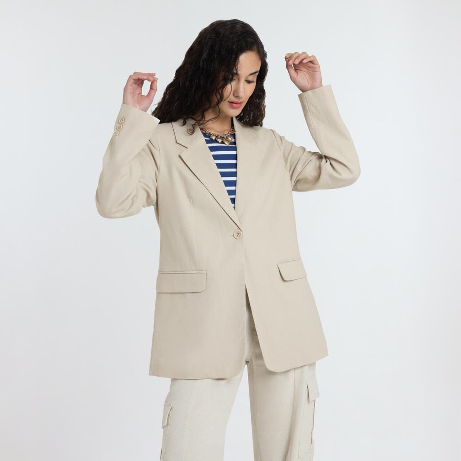 Blazer Lino Con Bot&oacute;n Cuello Solapa Mujer Freedom image number 2.0