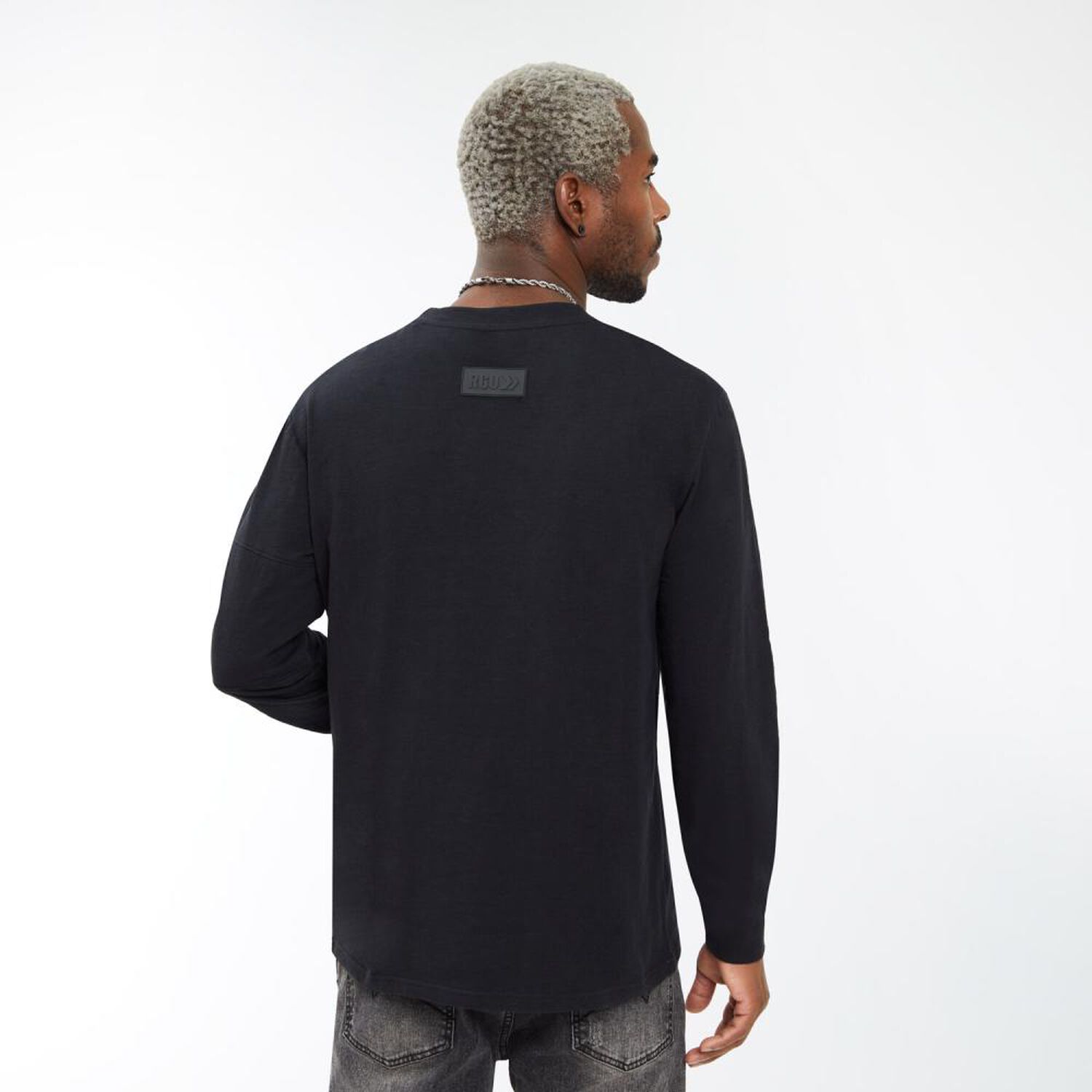 Polera Regular Manga Larga Cuello Redondo Hombre Rolly Go image number 3.0