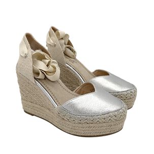 Sandalia Con Amarre Plateado Danicolle