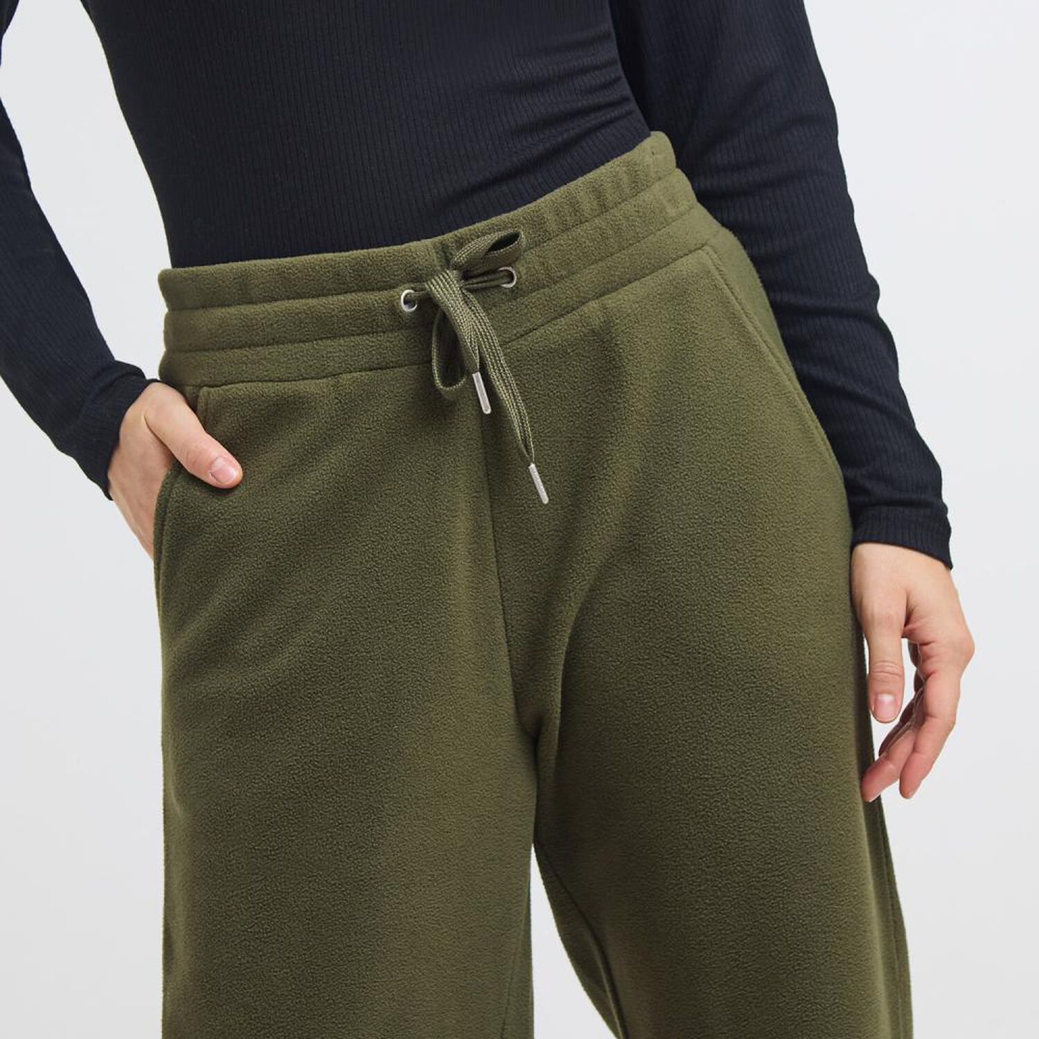 Pantal&oacute;n De Buzo Polar Pretina El&aacute;sticada Tiro Medio Relax Mujer Geeps image number 4.0