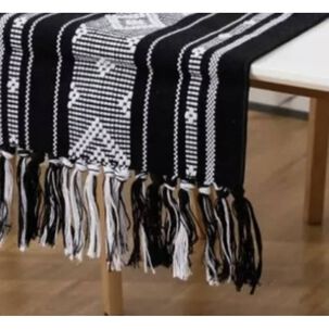 Camino De Mesa Medida 37x180cm Tejido Bordado Poliester Negro Rombo