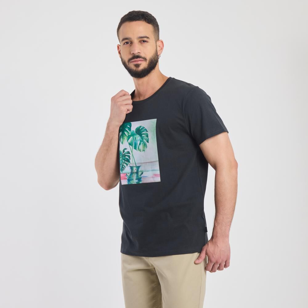 Polera Estampada Regular Manga Corta Cuello Redondo Hombre Az Black image number 2.0