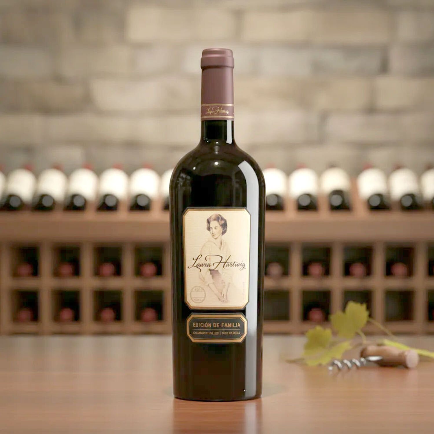 Vino Laura Hartwig, Edici&oacute;n De Familia, Ensamblaje (cs/pv/ma/cf) image number 1.0