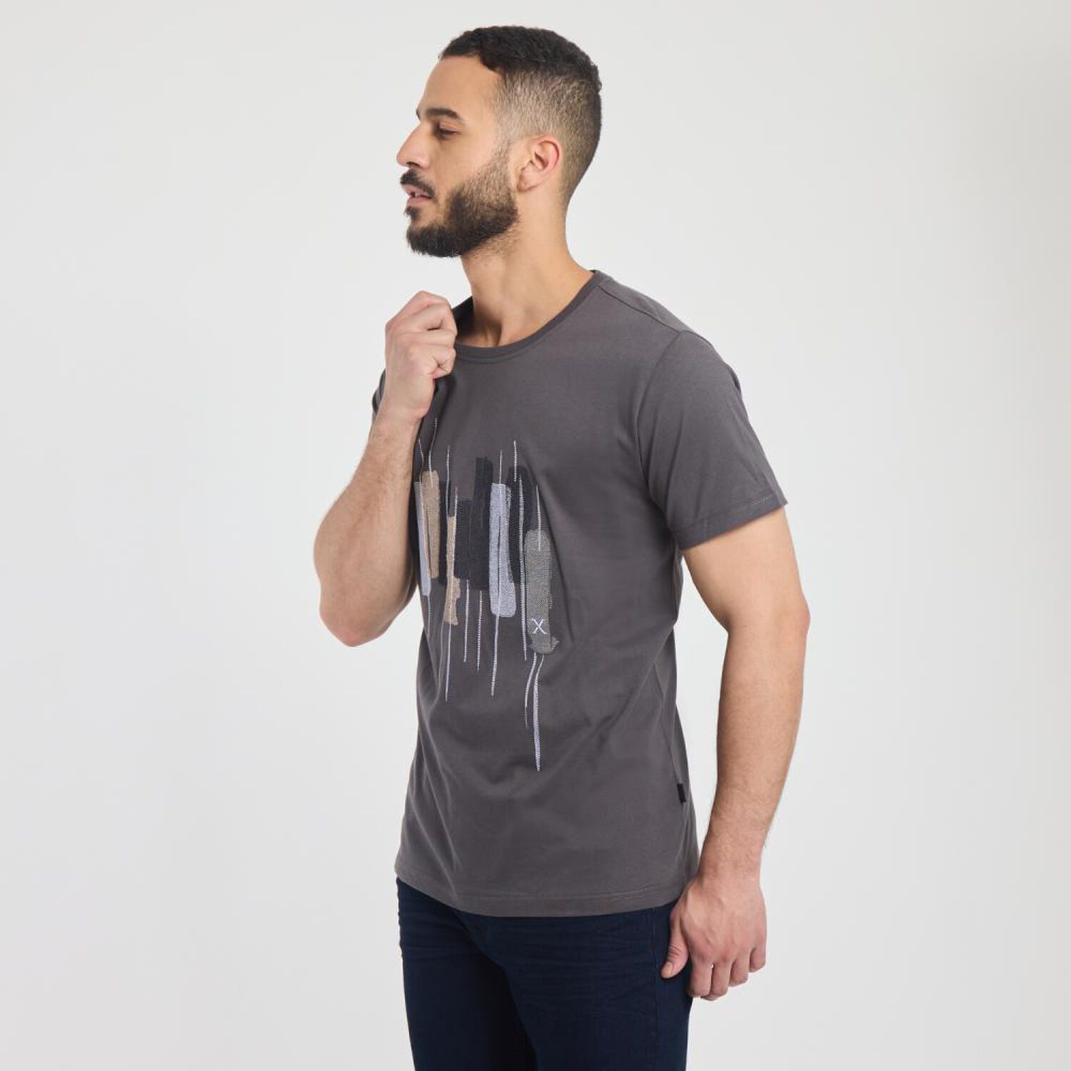Polera Estampada Manga Corta Cuello Redondo Hombre Az Black image number 2.0