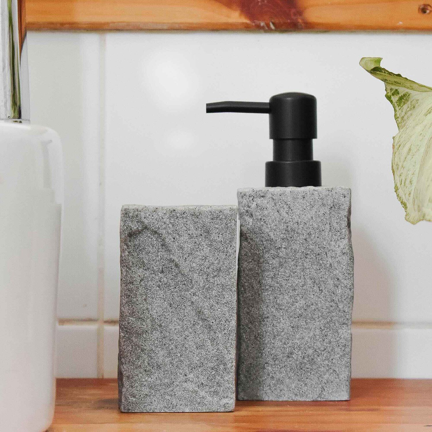 Set 2 Accesorios De Ba&ntilde;o Dispensador De Jab&oacute;n Y Vaso Rock image number 1.0