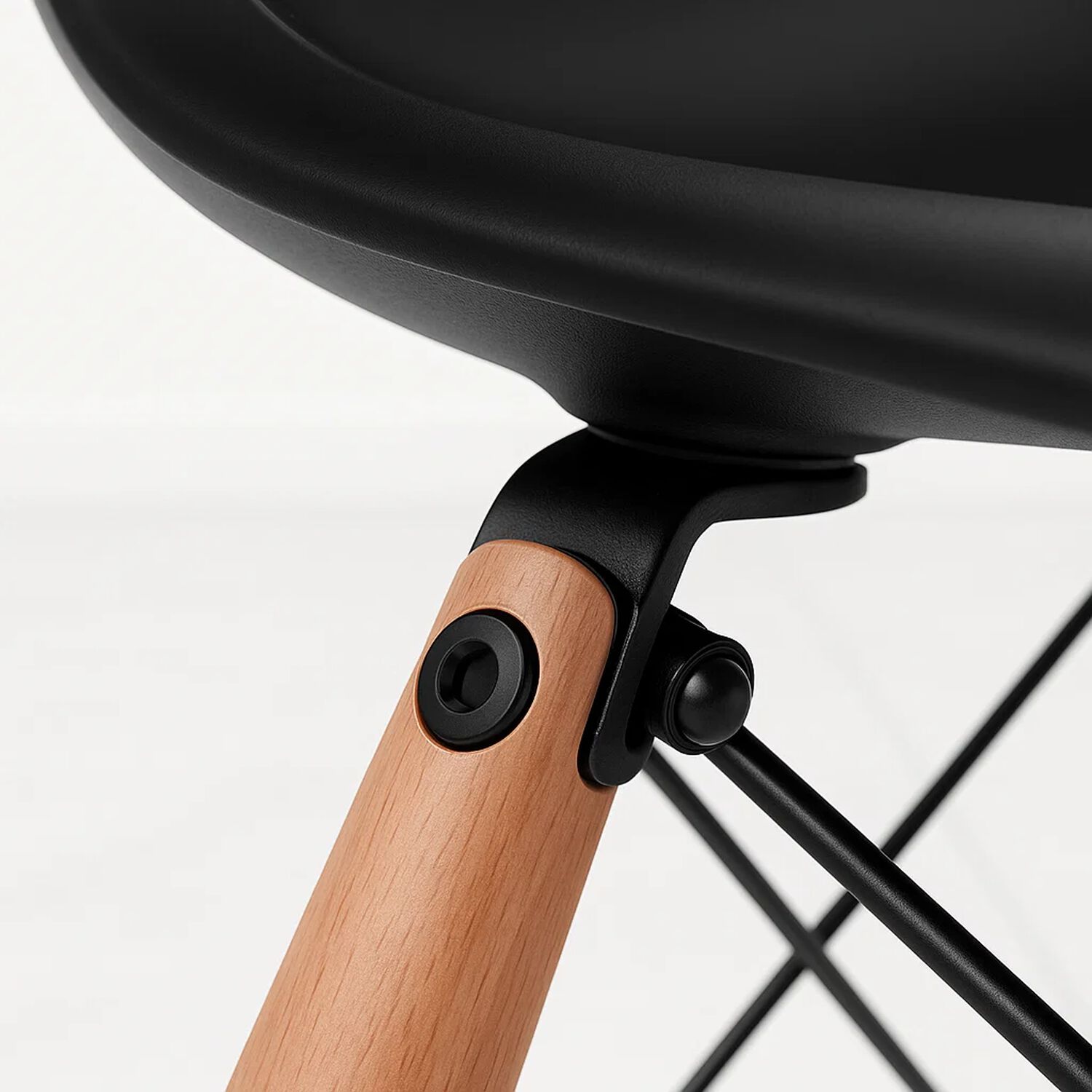 Pack De 4 Sillas Eames Negra image number 5.0