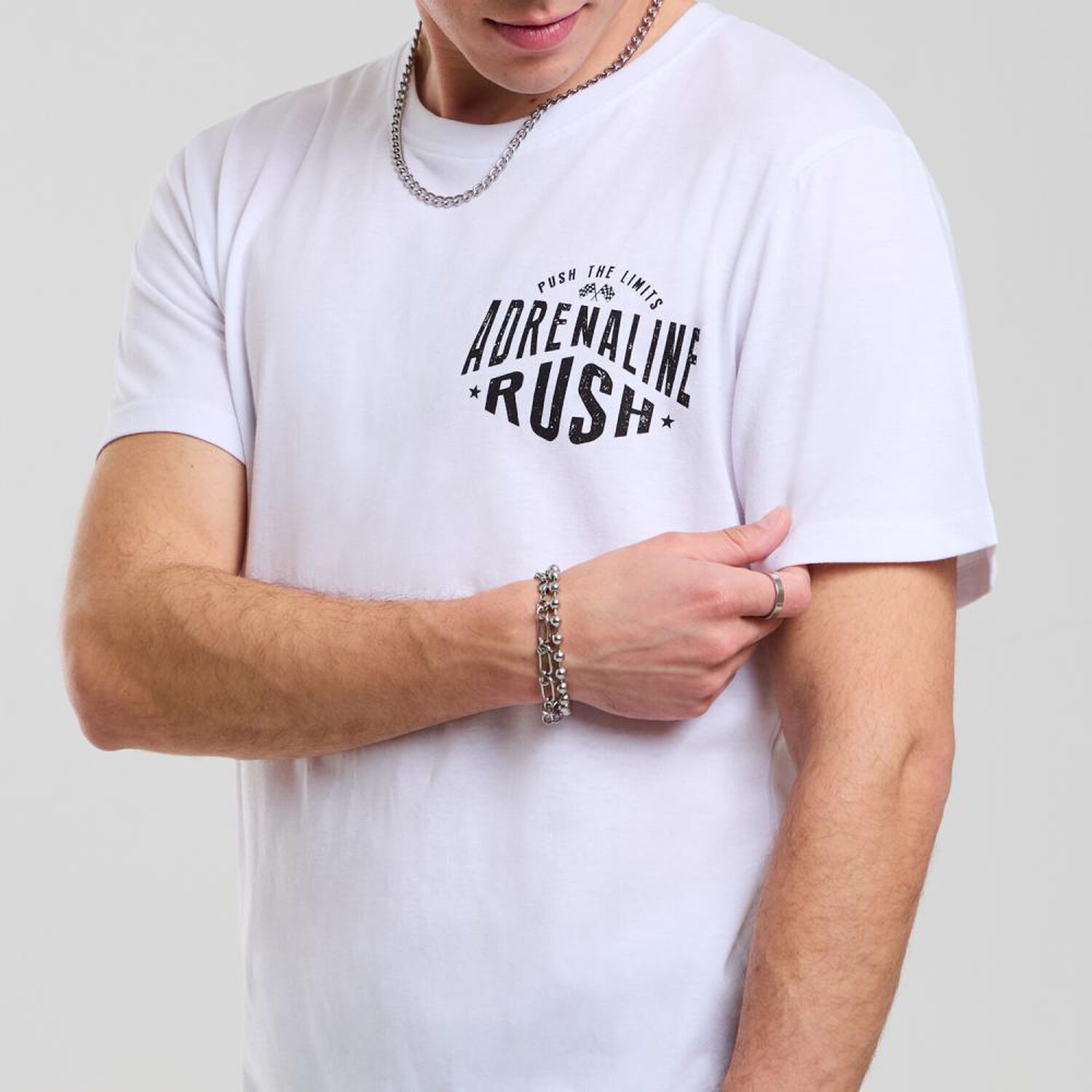 Polera Oversize Manga Corta Cuello Redondo Hombre Skuad image number 4.0