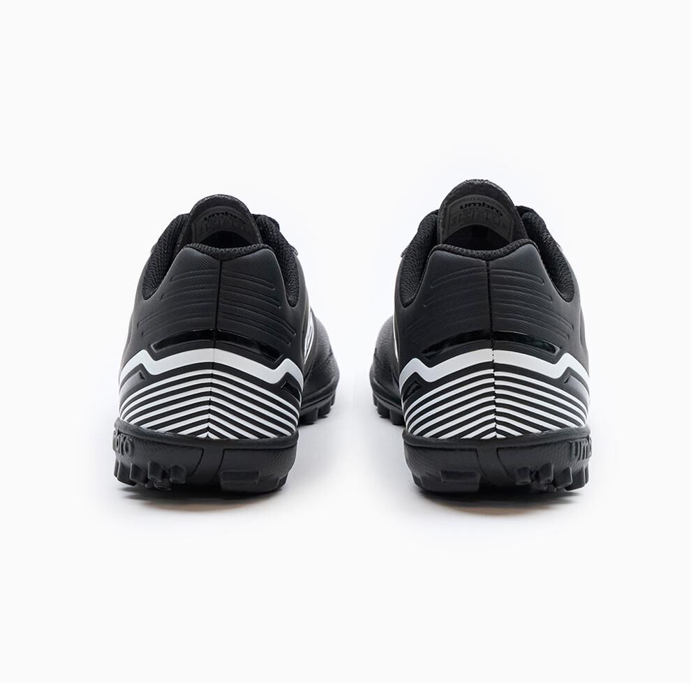 Zapatilla F&uacute;tbol Hombre Umbro Classico Xiii Negro image number 3.0
