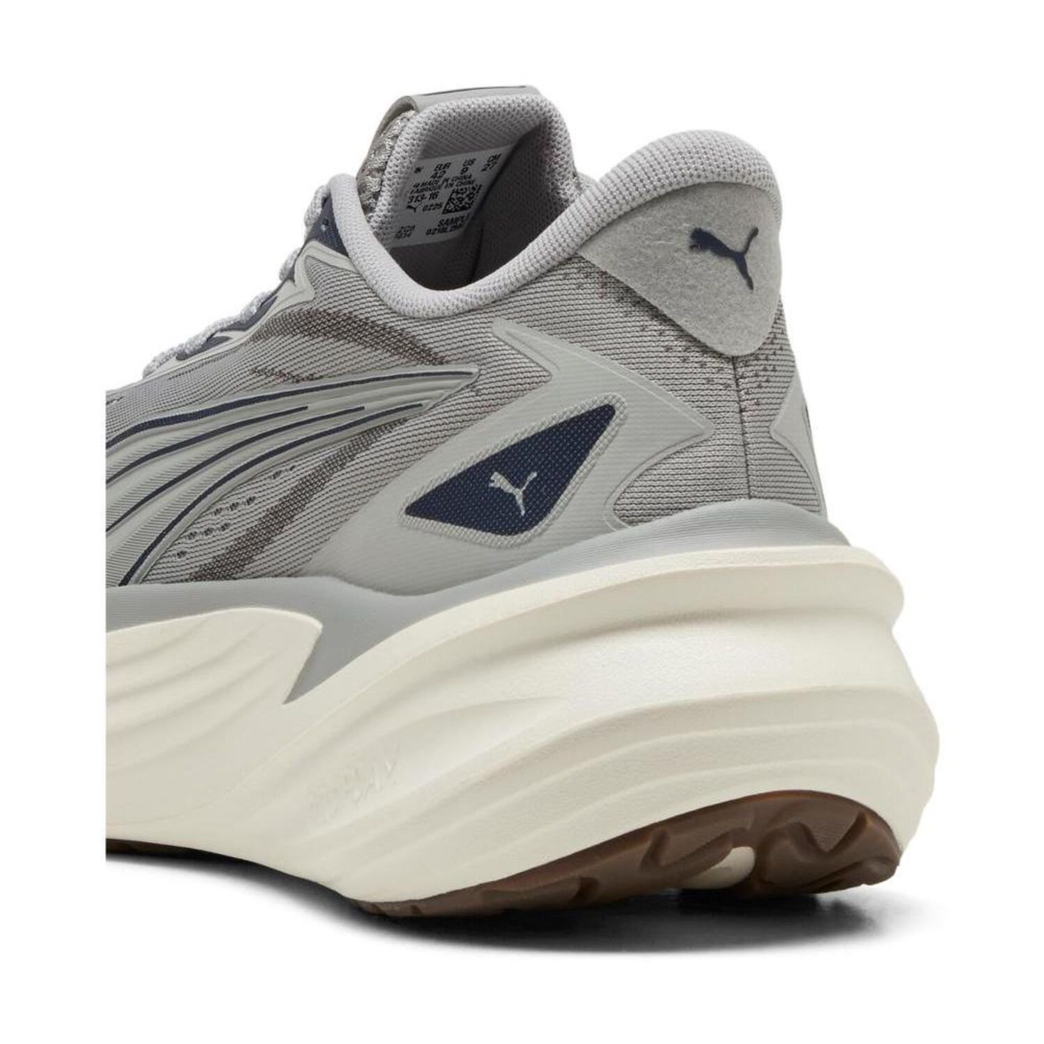 Zapatilla Running Unisex Puma Maxima Pro Gris image number 3.0