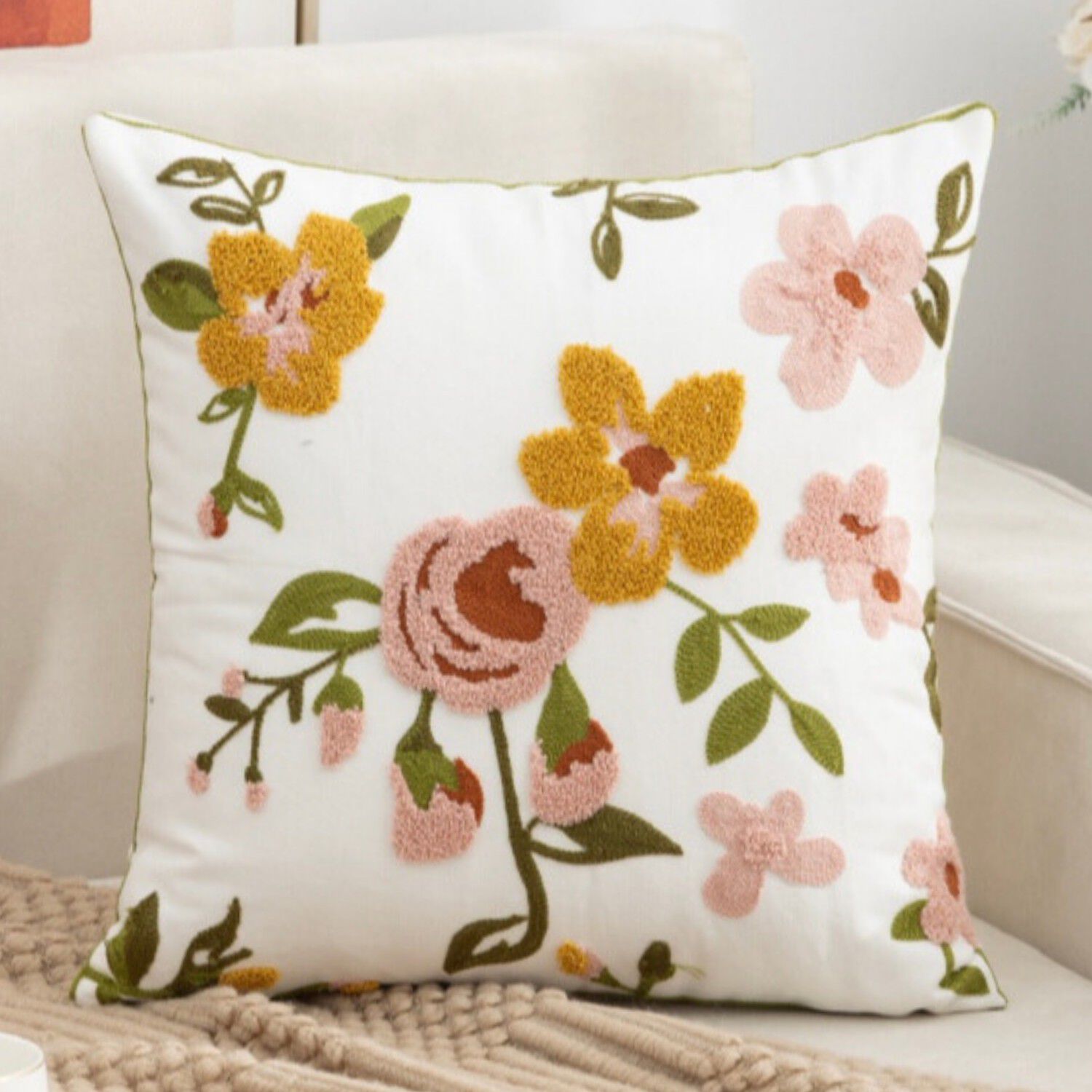 Funda Cojin Bordada 45x45 Cm Flor Rosada image number 1.0