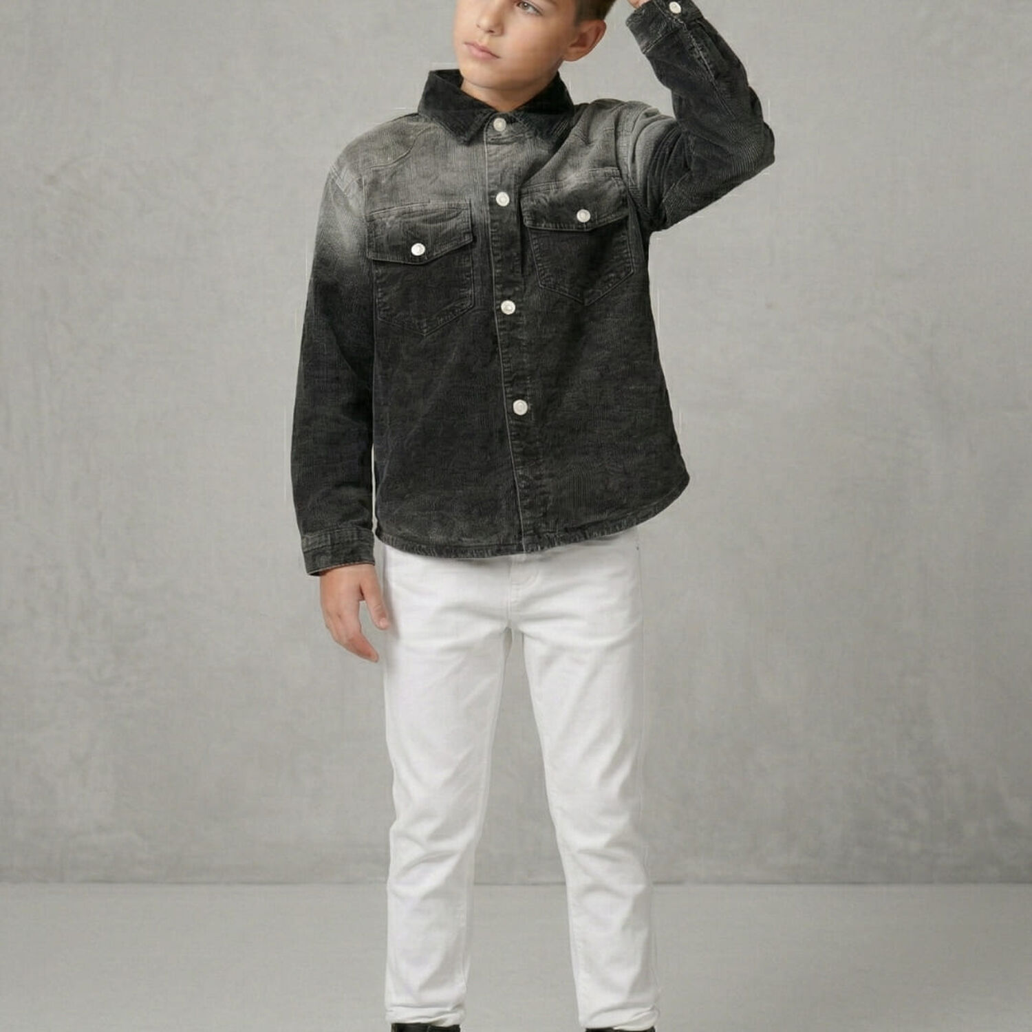 Camisa Denim Ni&ntilde;o Negra Manga Larga Casual image number 4.0