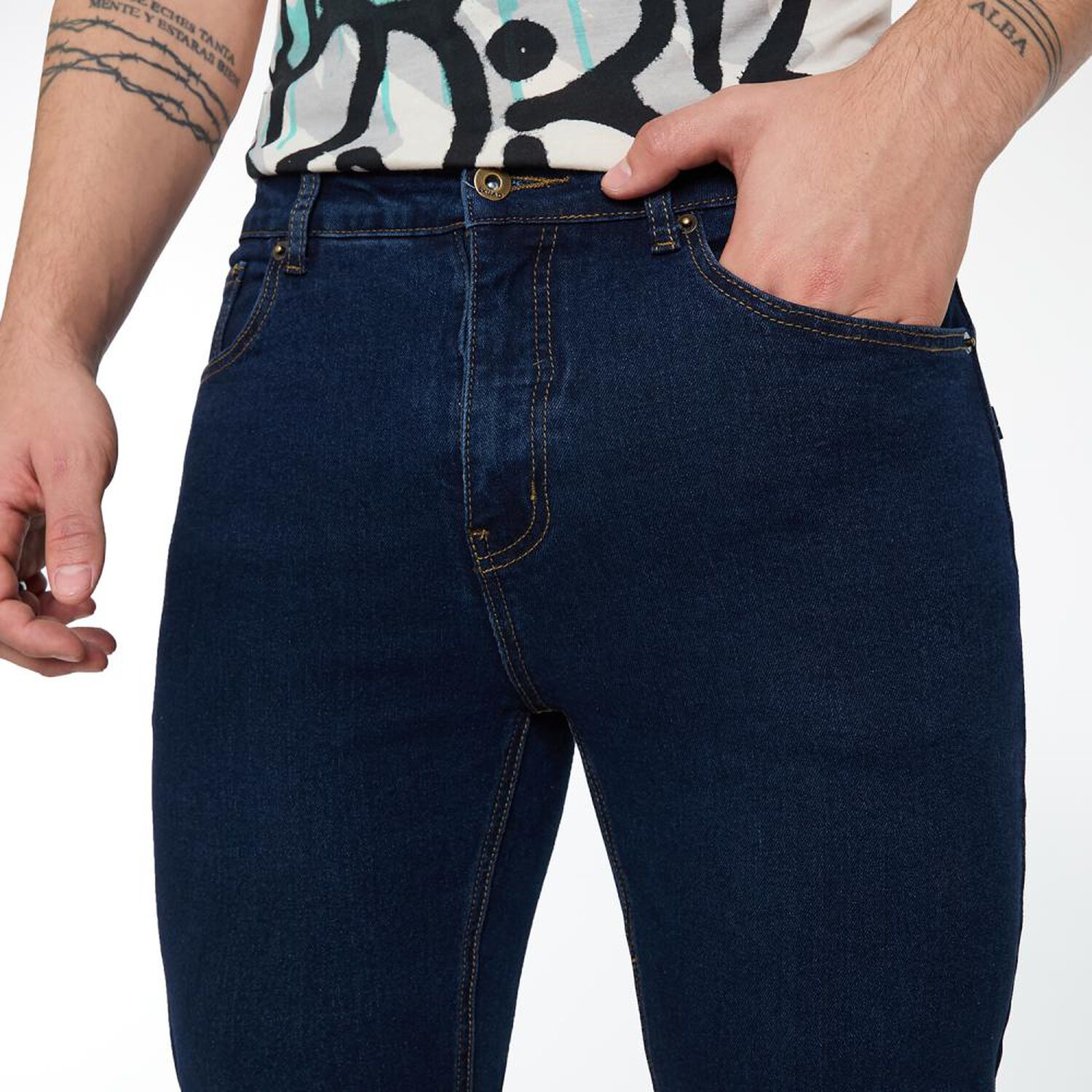 Jeans Tiro Medio Regular Hombre Skuad image number 4.0