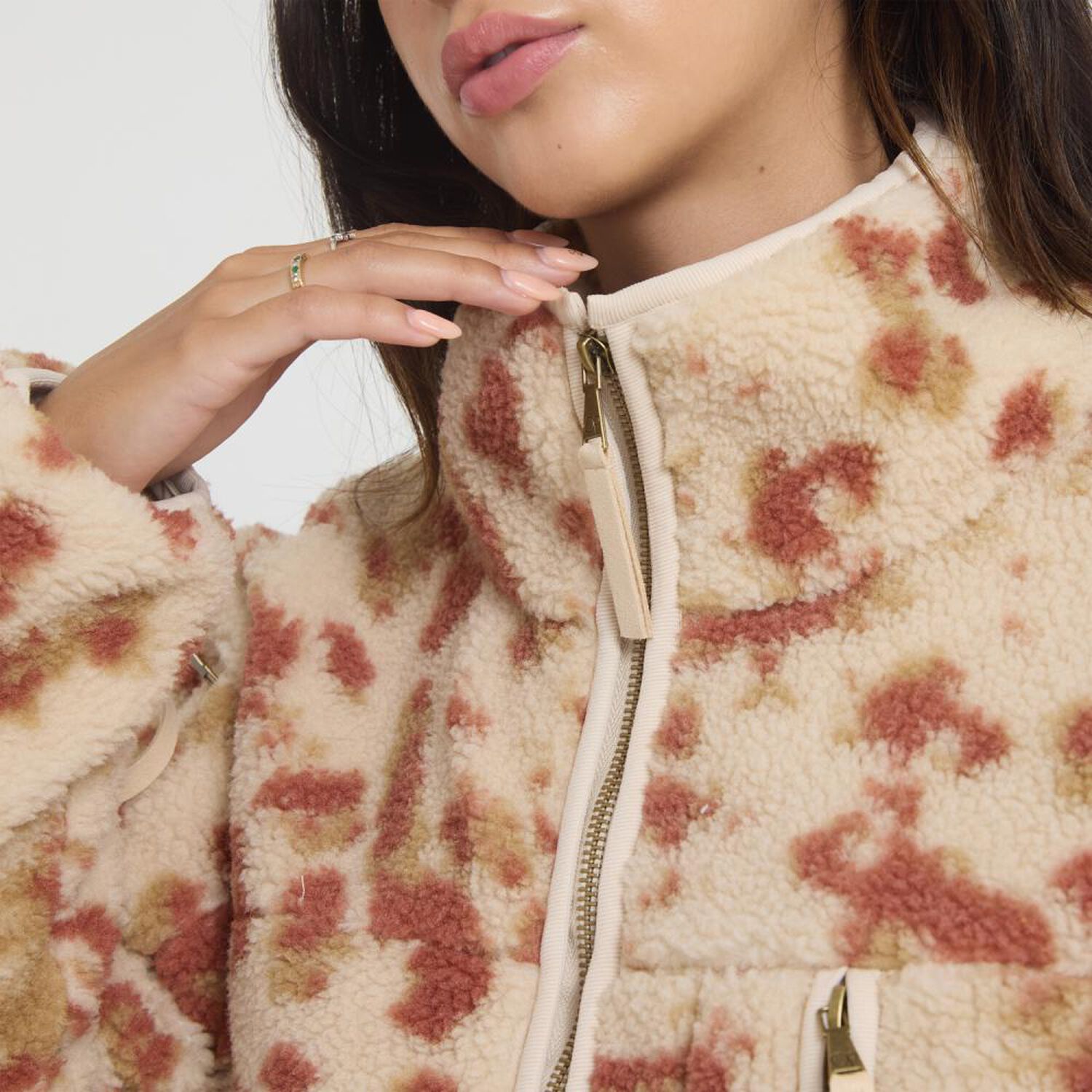 Chaqueta Polar Estampado Cuello Alto Mujer Ocean Pacific image number 4.0