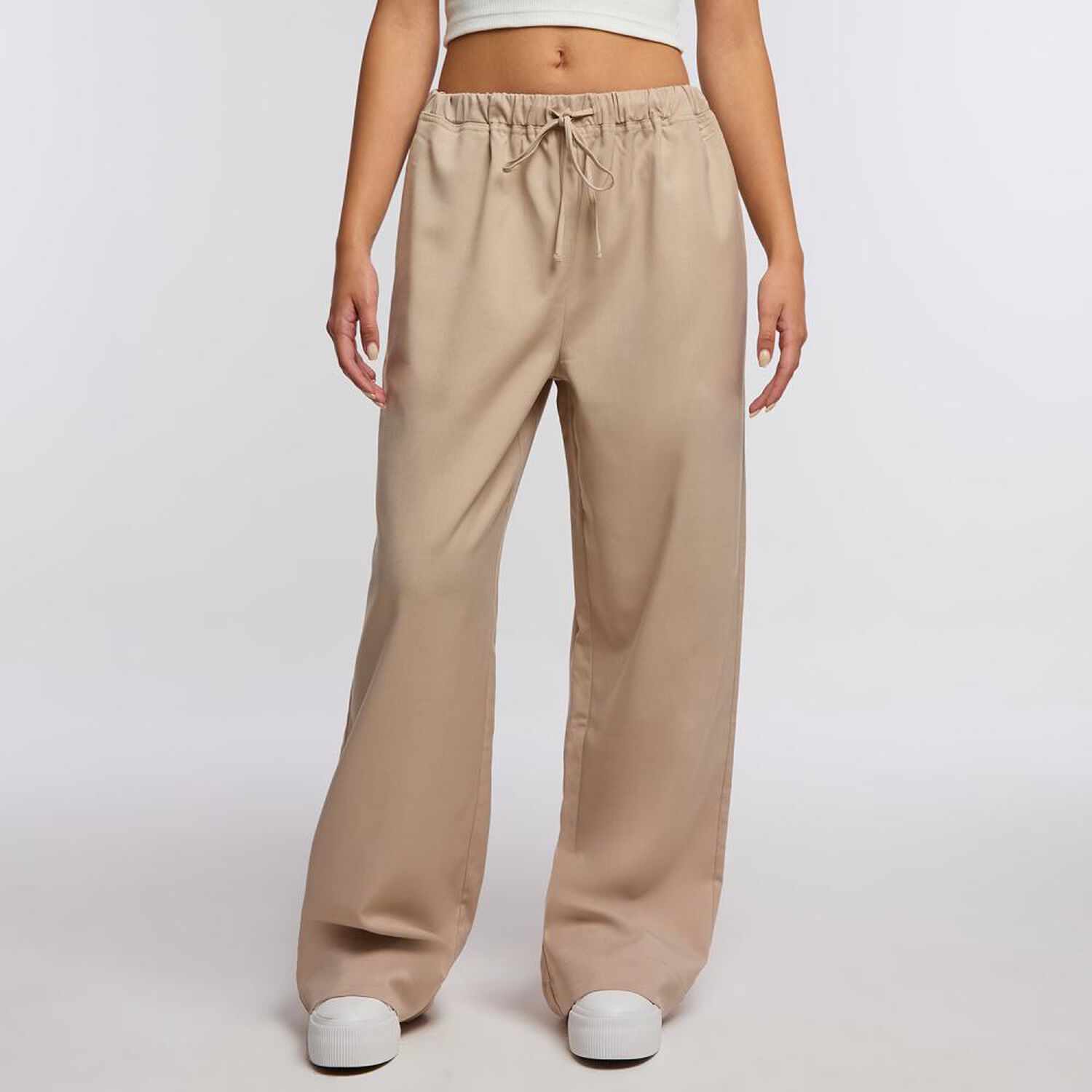 Pantal&oacute;n Con Cord&oacute;n Tiro Medio Relax Mujer Freedom image number 0.0