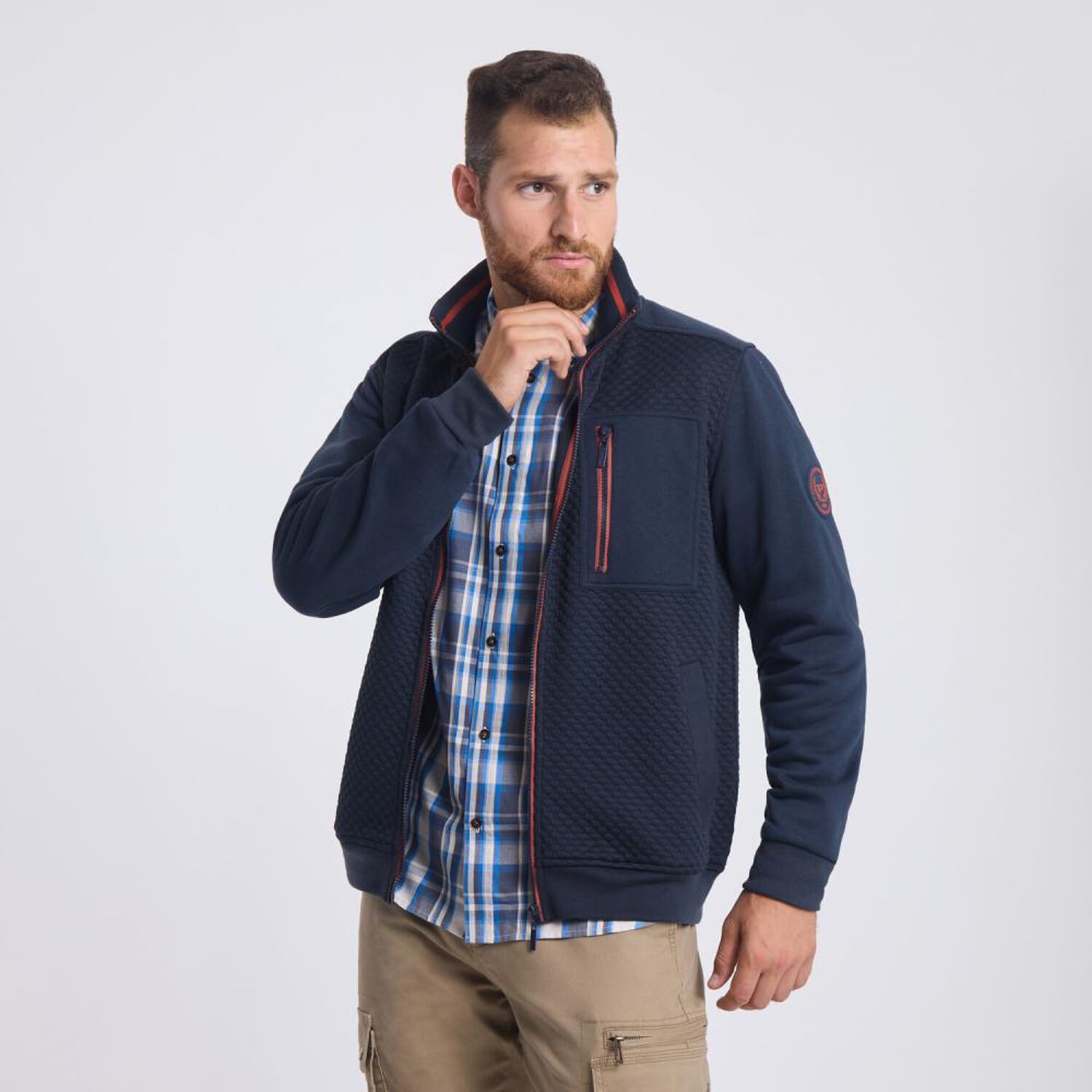 Poler&oacute;n Liso Regular Cuello Alto Hombre Peroe image number 2.0