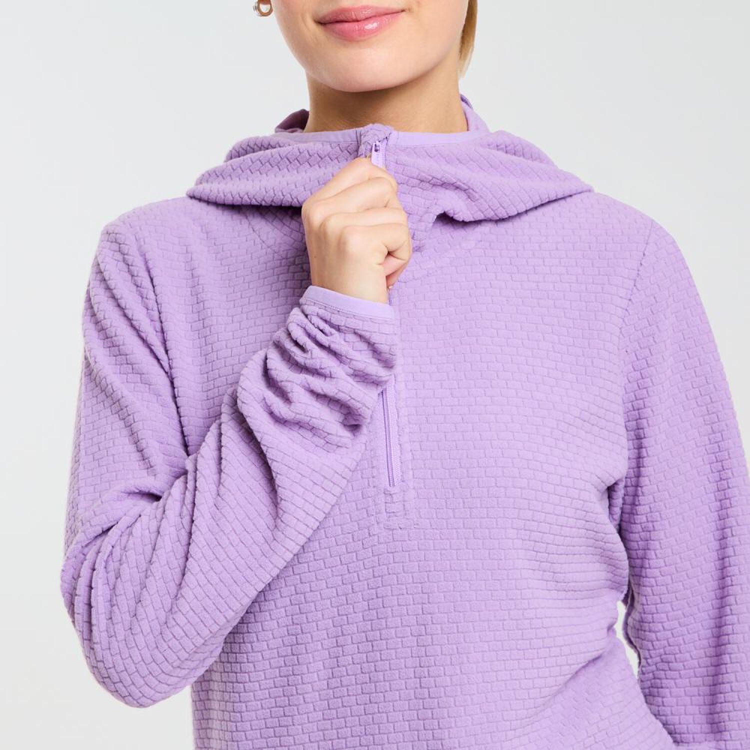 Poler&oacute;n Deportivo Waffle Cuello Alto Con Capucha Mujer Wetland image number 4.0
