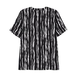 Blusa Full Print Aplicaci&oacute;n Bot&oacute;n Manga Corta Cuello V Mujer Geeps